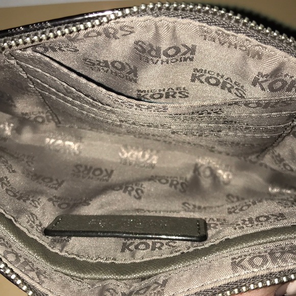 Michael Kors Clutch/Wristlet - Picture 5 of 6